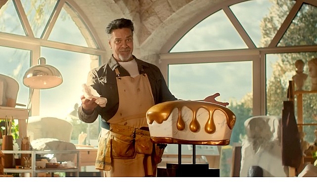 eti-popkekin-yeni-reklam-yuzu-beyazit-ozturk-oldu.jpg