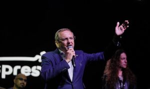 gastrofestin-ilk-gecesinde-binlerce-kisi-ayni-sarkilarda-bulustu.jpg
