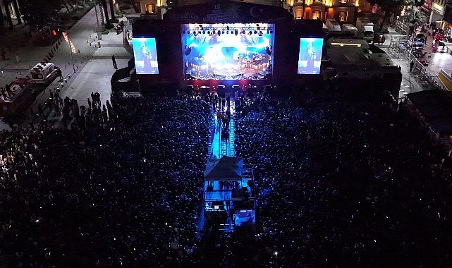 genclik-festivalinde-simge-coskusu.jpg