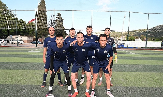 grand-lig-kurumlar-yarisiyor-futbol-turnuvasini-dostluk-kazandi.jpg