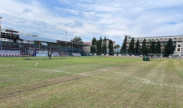 ilce-stadi-zemininde-bakim-calismalari.jpg