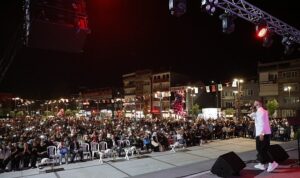 inegolde-19-mayis-coskusu-safa-zakir-konseriyle-zirveye-ulasti.jpg