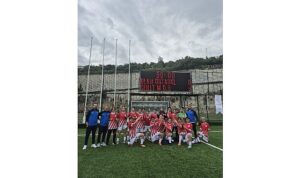 izmirli-kiz-futbol-takimi-turkiye-sampiyonu-oldu.jpg