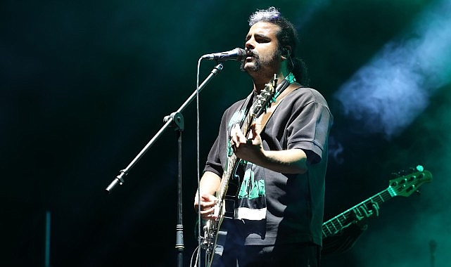 izmitte-dedublumandan-enfest-konser.jpg