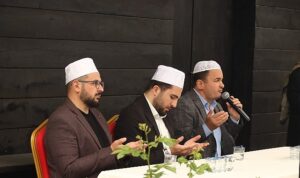 kandira-baba-tepesinde-akcakoca-bey-dualarla-anildi.jpg