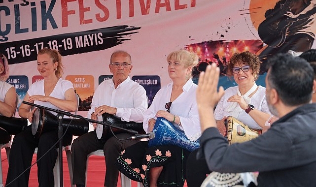 karsiyaka-19-mayisi-festival-coskusuyla-kutladi.jpg