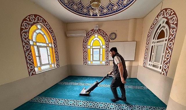 kartepenin-camileri-bayram-sabahina-isil-isil-giriyor.jpg