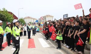 kizilcikli-mahallesinde-trafik-egitim-sokagi-acildi.jpg