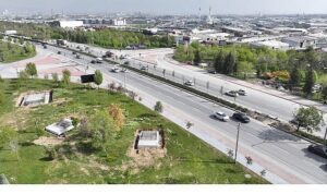 konya-buyuksehir-marsan-girisine-yaya-ust-gecidi-yapiyor.jpg