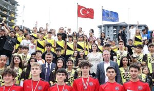 kucukcekmecede-19-mayis-genclik-kosusu-duzenlendi.jpg