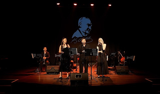 maltepe-belediyesi-kent-orkestrasi-emek-sarkilari-konseriyle-sahne-aldi.jpg