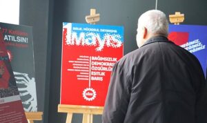maltepede-1-mayis-afisleri-sergisi.jpg