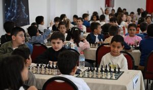 minik-satranccilar-sah-mat-yolculugunda-bulustu.jpg