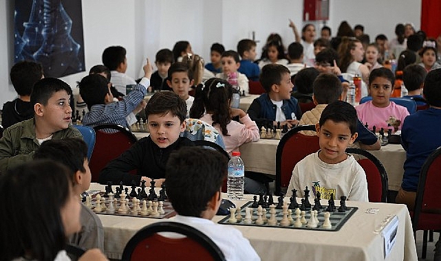 minik-satranccilar-sah-mat-yolculugunda-bulustu.jpg