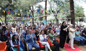 niluferde-engeller-sevgi-ile-asiliyor.jpg