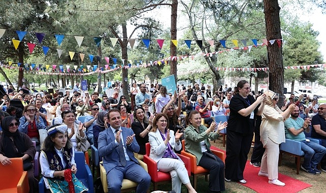 niluferde-engeller-sevgi-ile-asiliyor.jpg