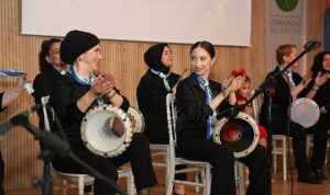 osmangazide-anneler-ve-kizlari-ayni-sahnede-ritim-tuttu.jpg