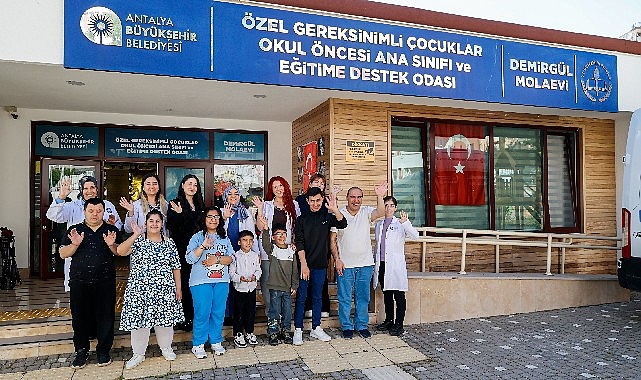 ozel-bireylerden-anneler-gunune-anlamli-surpriz.jpg