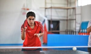 ozel-sporcular-futbol-para-masa-tenisi-ve-voleybol-karsilasmalarinda-bulustu.jpg