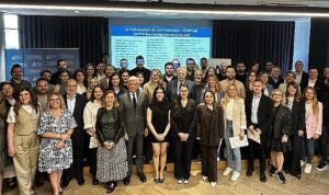 ozyegin-universitesi-alp-alkas-perakende-ve-gayrimenkul-merkezinde-12-program-sertifika-toreni-duzenlendi.jpg