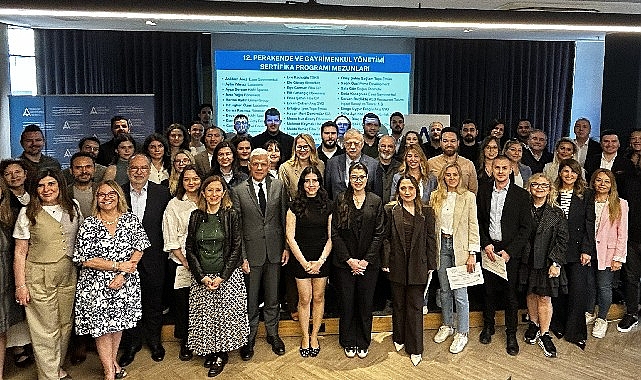 ozyegin-universitesi-alp-alkas-perakende-ve-gayrimenkul-merkezinde-12-program-sertifika-toreni-duzenlendi.jpg