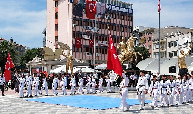 pehlivandan-19-mayis-mesaji-gencligin-yaninda-olmak-gelecege-sahip-cikmaktir.jpg