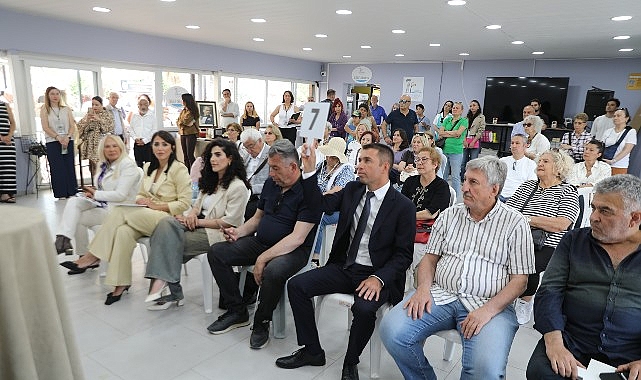 seferihisar-belediyesi-ucuncu-yas-universitesinin-donem-sonu-etkinligi-bir-cinar-bin-umut-temasiyla-sigacik-sosyal-tesislerinde-yogun-katilimla-gerceklestirildi.jpg