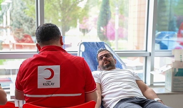 selcuklu-belediyesi-kizilaya-destek-olmayi-surduruyor.jpg