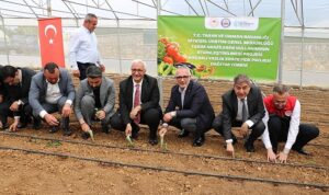 tarlalar-bereketleniyor-kocaeli-ciftcisi-kazaniyor.jpg