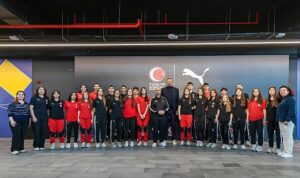 turkiye-basketbol-federasyonu-is-birligiyle-konsept-magaza-acildi.jpg