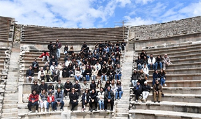 universite-ogrencilerine-bergama-ve-odemis-gezisi.jpg