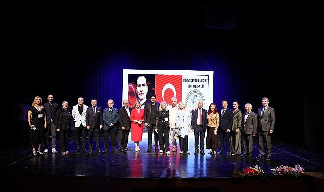 2-yuzyil-cumhuriyet-odulleri-sahiplerini-buldu.jpg