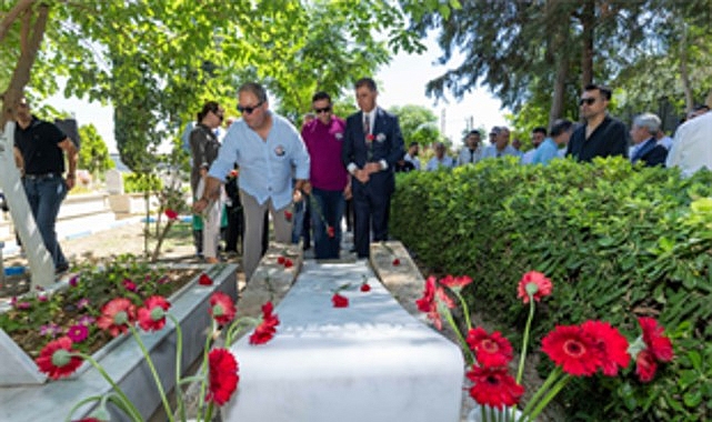 22-yil-sonra-ayni-saygi-ve-ozlem.jpg