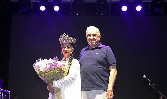 9-uluslararasi-nilufer-caz-festivali-emel-mathlouthi-konseriyle-sona-erdi.jpg