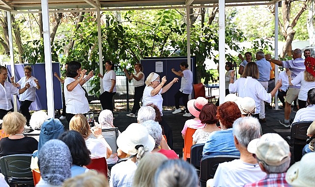 aktif-yasli-merkezinde-veda-programi.jpg