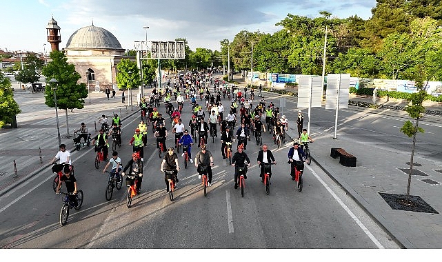 avrupa-bisiklet-baskenti-konyada-sehir-merkezi-ve-28-ilcede-ayni-anda-binlerce-bisikletsever-pedal-cevirdi.jpg