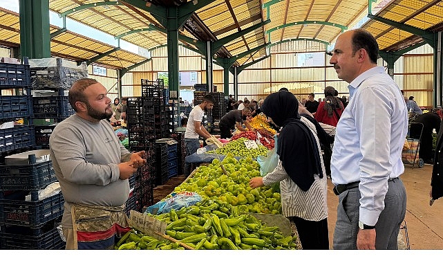 baskan-altay-karkent-pazarinda-konyalilarla-bulustu.jpg