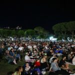 baskan-cercioglu-vatandaslari-tekstil-park-ve-mimar-sinan-parkinin-essiz-atmosferinde-acik-hava-sinemasi-ile-bulusturdu.jpg