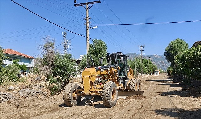 baskan-cercioglundan-aydinin-dort-bir-yaninda-es-zamanli-ulasim-calismasi.jpg