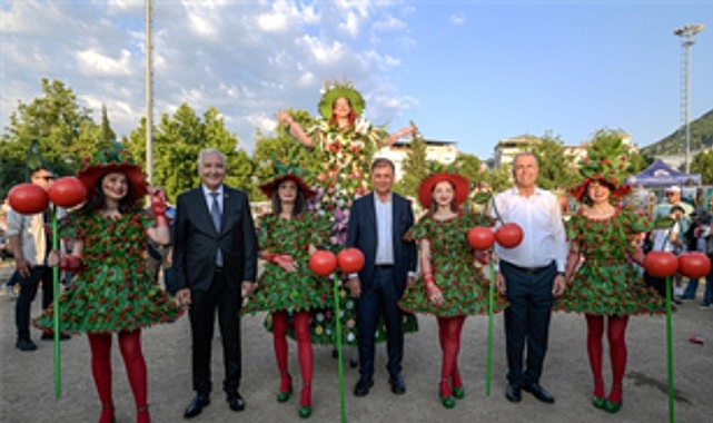baskan-tugay-kiraz-kenti-kemalpasada.jpg