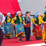 baskan-vekili-ibrahim-akin-ogrencilerin-karne-sevincine-ortak-oldu.jpg