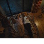 basrollerinde-greta-lee-ve-wagner-mourayi-bulusturan-son-ev-7-agustosta-netflixte.jpg