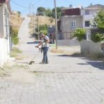 burhaniyenin-her-noktasinda-araliksiz-temizlik-mesaisi.jpg