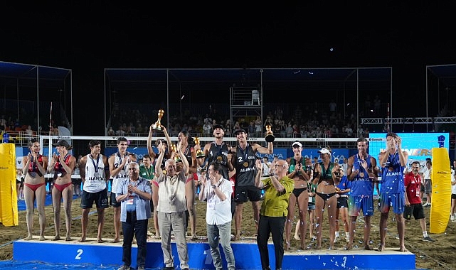 dunya-plaj-voleybolunun-kalbi-alanyada-atti.jpg
