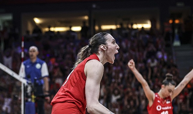 eczacibasi-dynavitten-asli-kalac-hamlesi.jpg