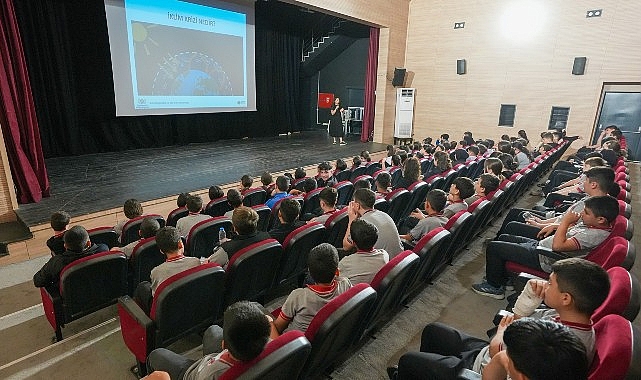 gaziemir-belediyesinden-5-bin-486-ogrenciye-geri-donusum-egitimi.jpg