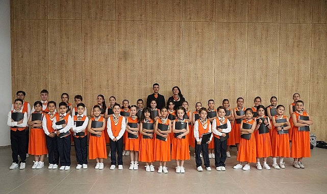 gelecegin-sanatcilari-ayakta-alkislandi.jpg
