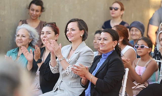 hayatlarinin-ikinci-baharinda-kep-atip-mezun-oldular.jpg