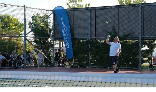 herkes-icin-spor-tenis-turnuvasi-basladi.jpg