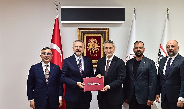 ibrahim-akindan-spor-hamlesi-bayrampasa-spor-tesisleri-icin-yatirim-protokolu-imzalandi.jpg